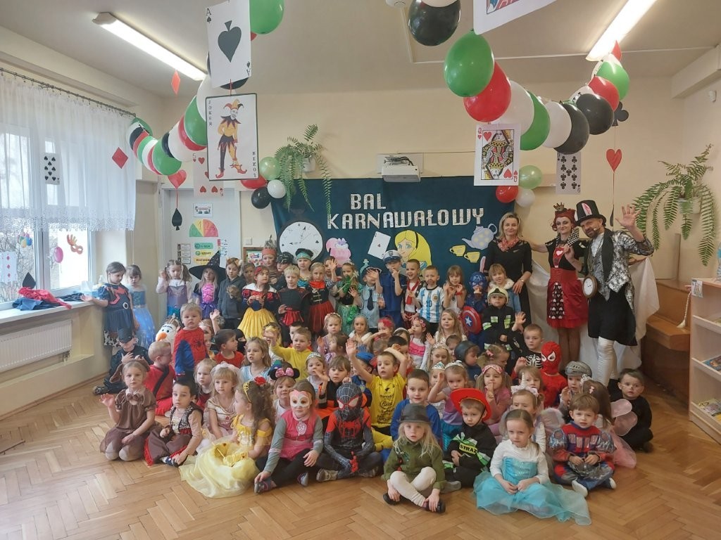 Bal karnawałowy w grupie żabek