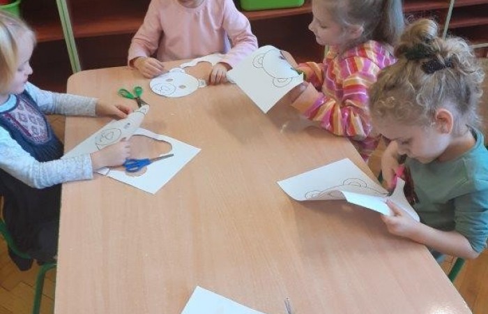 Grupa Wiewiórki dzień pluszowego misia
