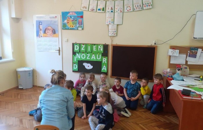 Grupa Wiewiórki dzień dinozaura