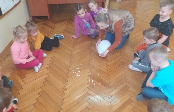Grupa Wiewiórki dzień eksperymentów